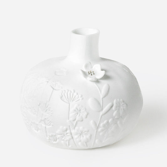 R17519 Picture Stories Porcelain Vase - Flower Garden