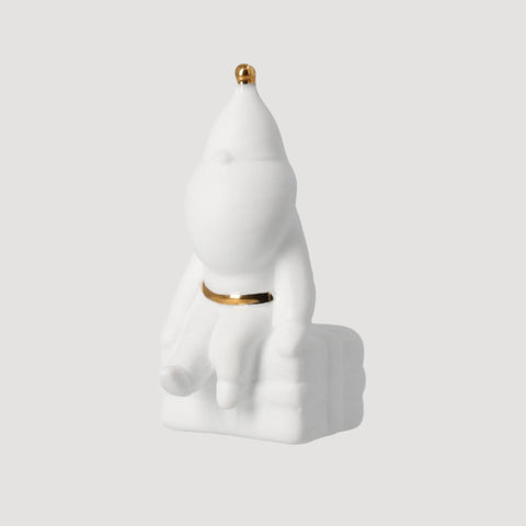 R92652 Santa on Gift Image
