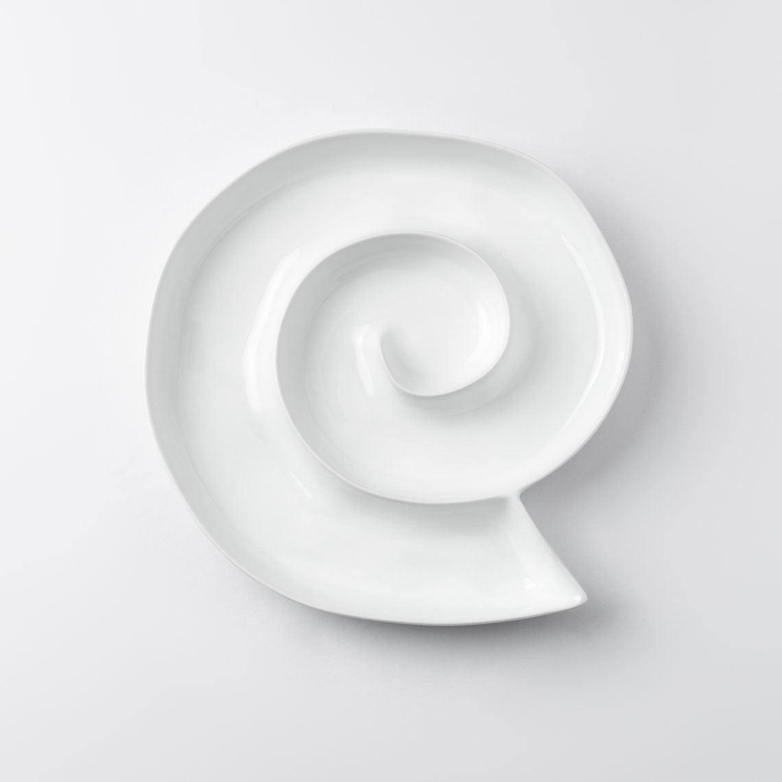 White Porcelain Serving Dish – Coastal Shell Shaped Modern Chip and Dip or Charcuterie Platter for Entertaining